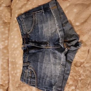 NWOT Kendall & Kylie size 26 jean shorts